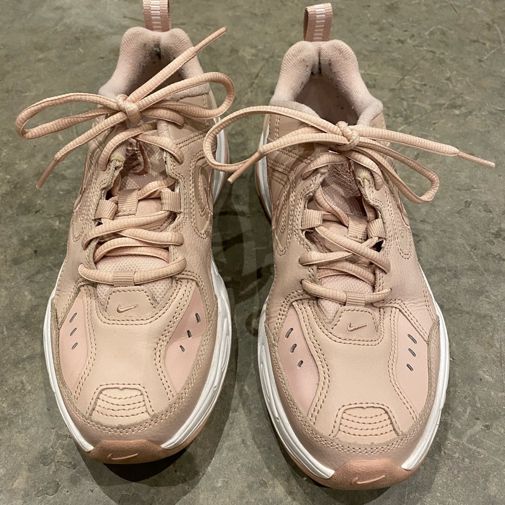 Nike Tenno Tennis Shoes - only been used 1 time!